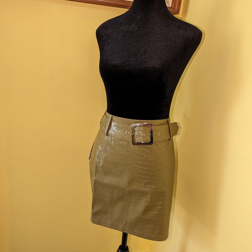Minty Lusty Looks Belted Mini Skirt vegan leather
